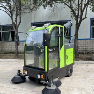 Four-Wheel Industrial Road Dust Collection Sanitation Multi-Functional Electric Sweeper for Workshop Street Sweeper Engine