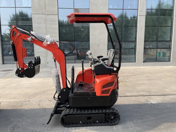 IMG_4896 Mini Excavator 1 .5 Ton Engine Digger Excavator Mini Pelle Chinese Mini Small Excavator Machine