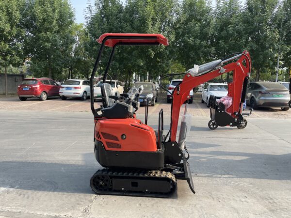 IMG_4897 Mini Excavator 1 .5 Ton Engine Digger Excavator Mini Pelle Chinese Mini Small Excavator Machine