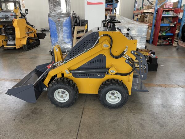 IMG_7776 Home Garden Skid Steer Loader Track Crawler Hot Sale Small Skid Ster Loader Hydraulic Skid Steer Loader