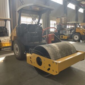Mini Asphalt Road Roller Diesel Engine Ride on Small Road Roller Road Compactor Factory Price