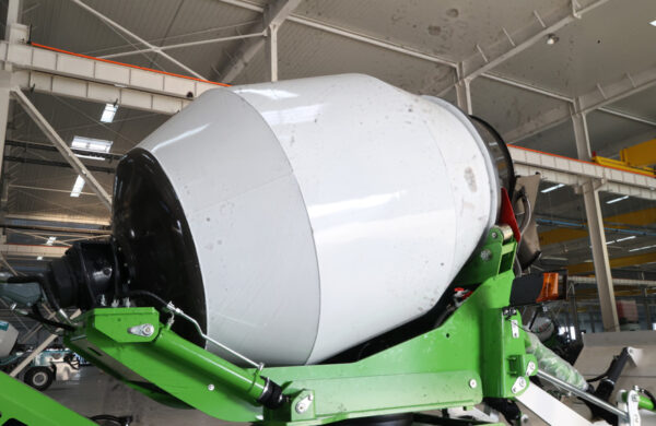 微信图片_20250331093754 Capacity Self Loading Mobile Concrete Mixer Truck Mobile Electric Mini Concrete Mixer Self Loading Truck